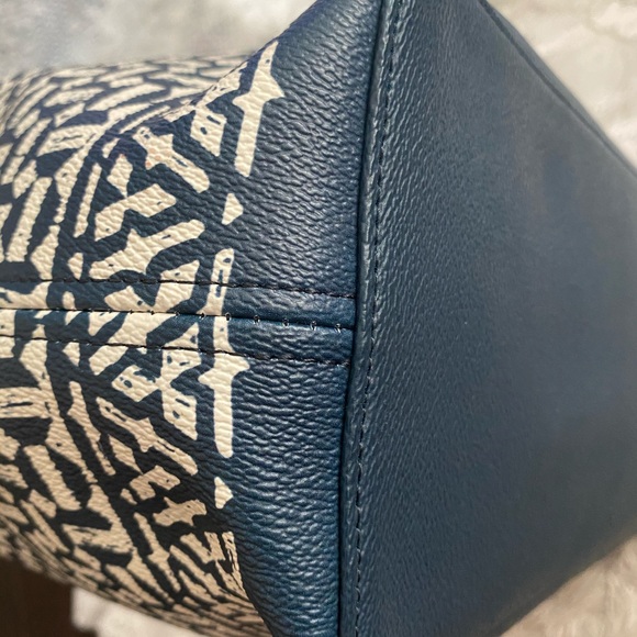 USED WONDER TOTE BAG - Picture 10 of 16